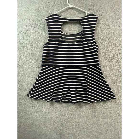 Torrid Shirt Womens 2X Black White Stripe Open Back Sleeveless Blouse Top - Picture 7 of 8